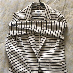 Great sweatshirt like blazer. Very comfortable!